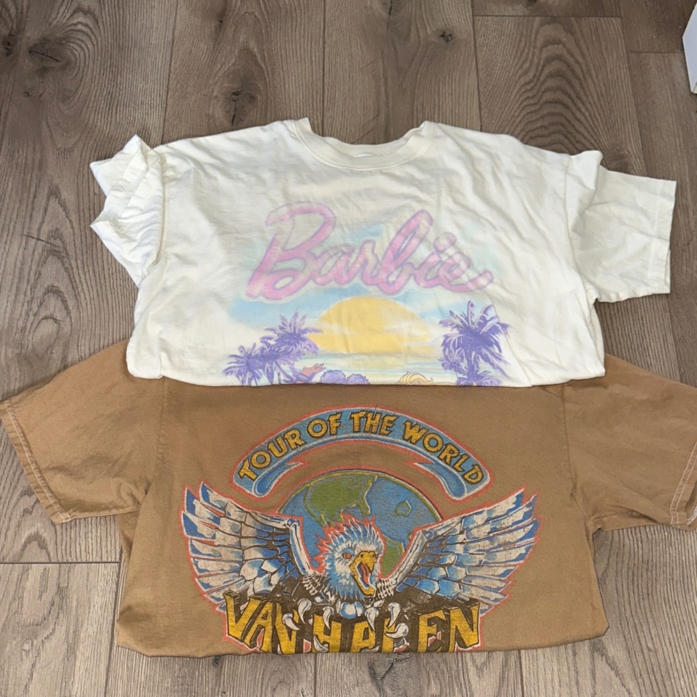Graphic tee bundle